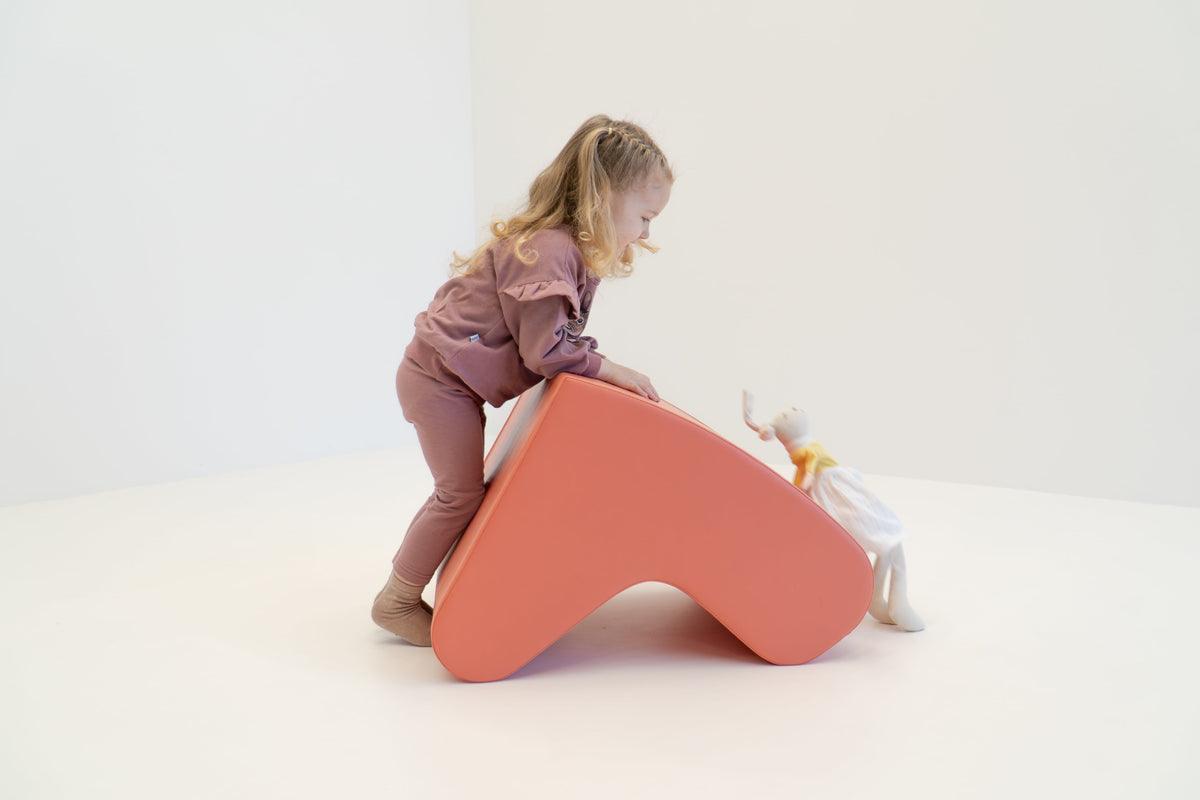 Vippestol i skum - Rock'n Play – Nordisk Rosa