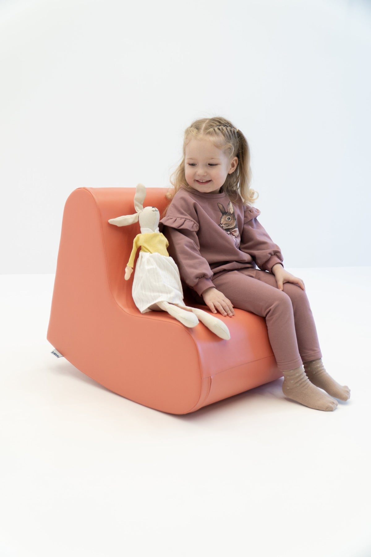 Vippestol i skum - Rock'n Play – Nordisk Rosa