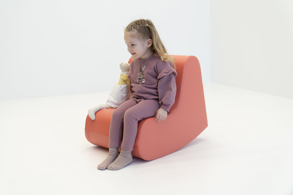Vippestol i skum - Rock'n Play – Nordisk Rosa
