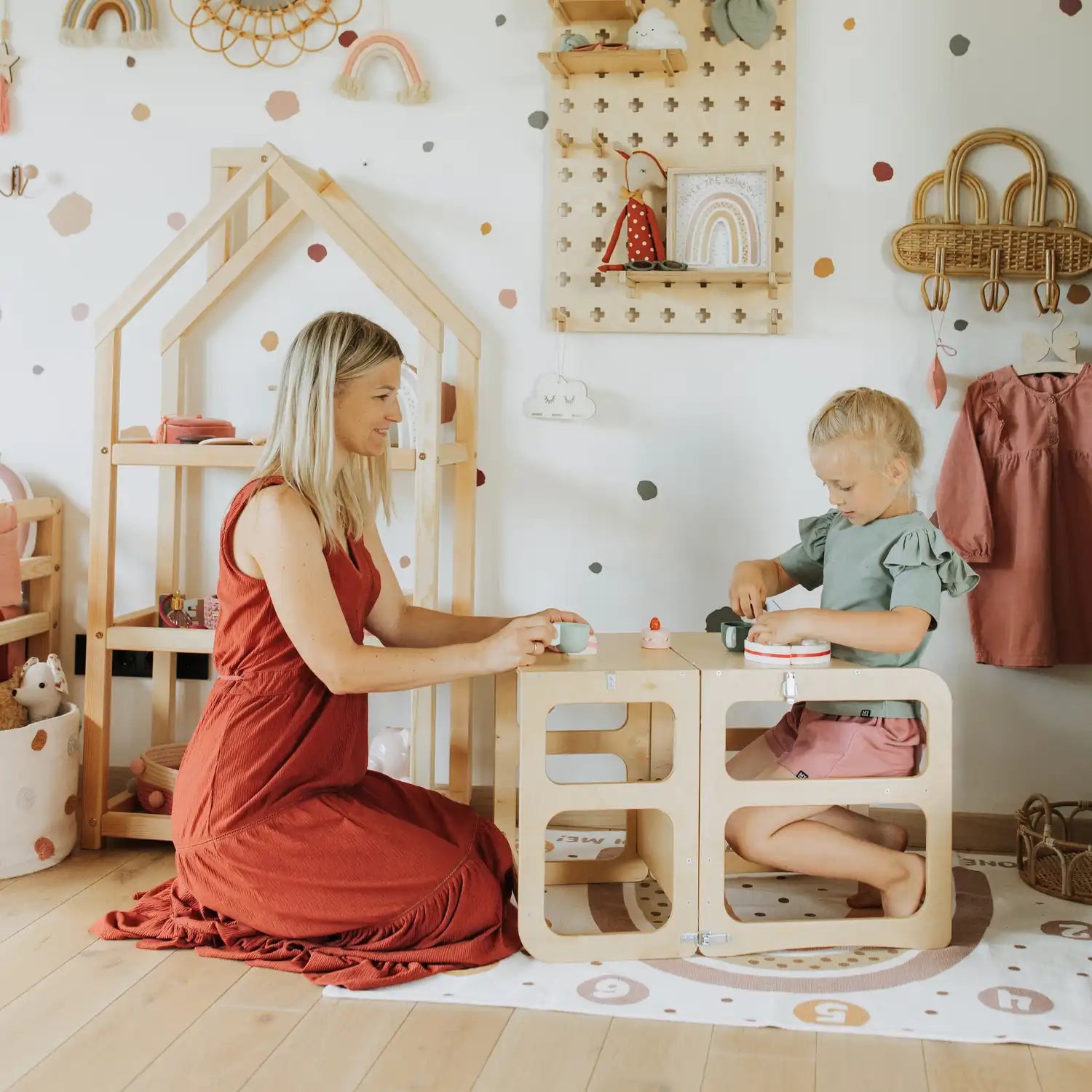 Kjøkkentårn 2-i-1 bord og stol - bilde 2 - KUL KID