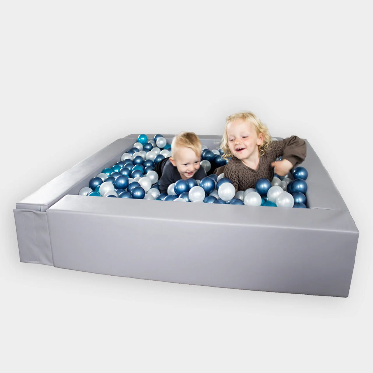 Ballbasseng i skum - Ballpit, fargevariant fra Kul Kid