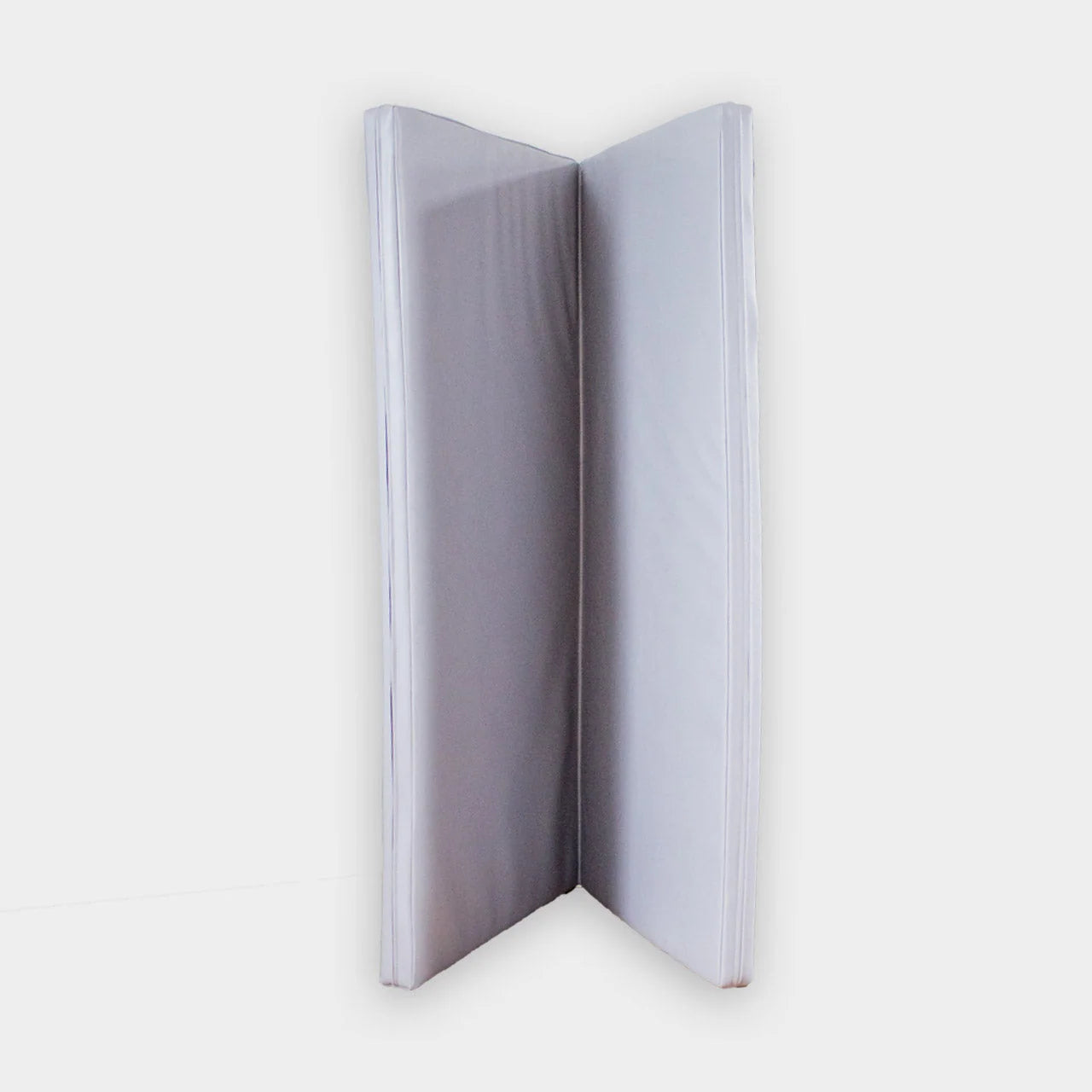 Foldbar lekematte 120x120 cm - Madras 2 fold, i bruk fra Kul Kid